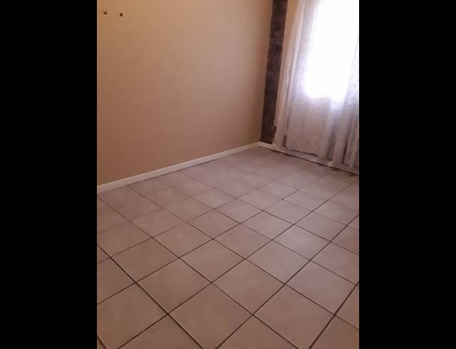 3 BEDROOM APARTMENT FOR SALE IN AMAJUBA PARK